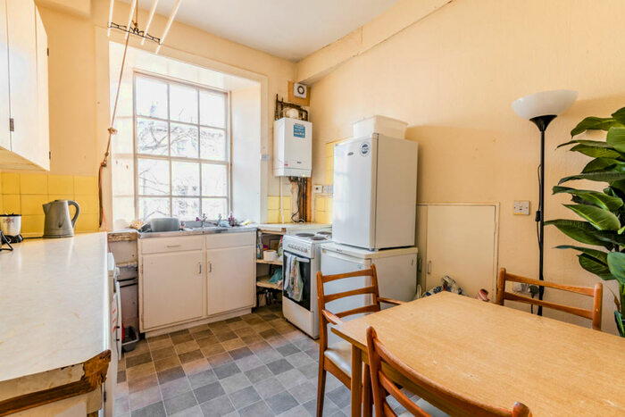 3 Bedroom Flat To Rent In Lord Russell Place Edinburgh United Kingdom, EH9