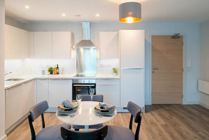 2 Bedroom Flat To Rent In The Quays, Salford, M50