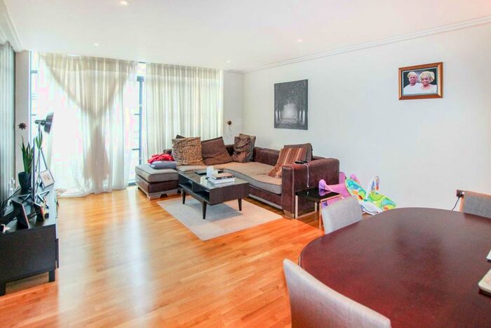 2 Bedroom Flat To Rent In Ferry Lane, Brentford, TW8