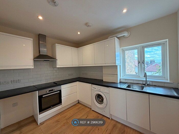2 Bedroom Flat To Rent In Cranbrook Road, Ilford, IG6