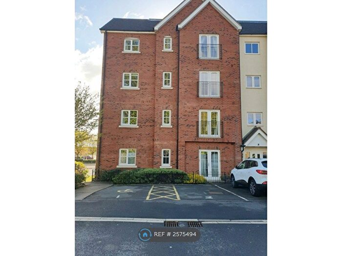2 Bedroom Flat To Rent In Chamberlain Close, Uttoxeter, ST14