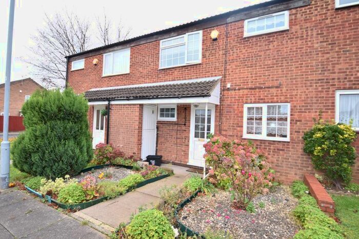 3 Bedroom Semi-Detached House To Rent In Peregrine Road, Luton LU4