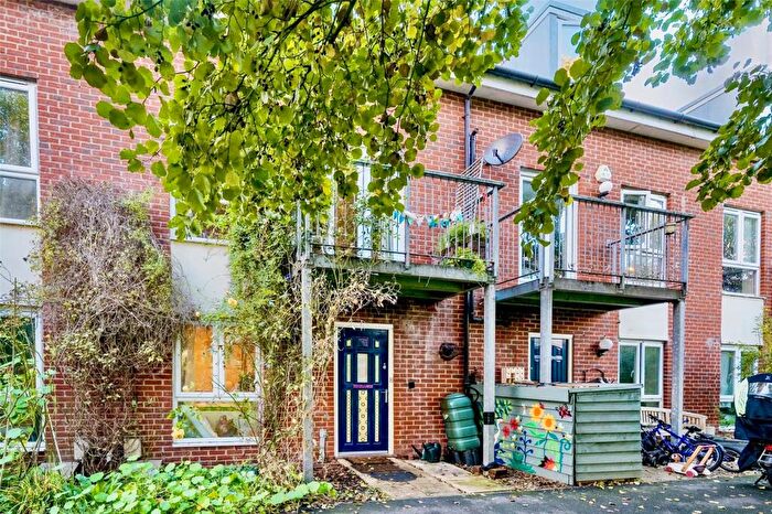 4 Bedroom Terraced House For Sale In Leander Way, South Oxford, OX1