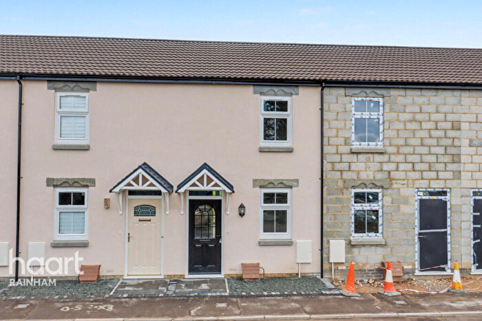 2 Bedroom Terraced House For Sale In Wennington Road, Rainham, RM13