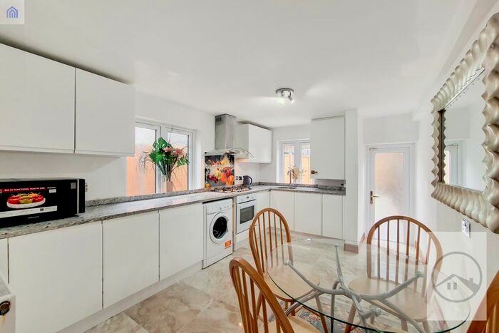 4 Bedroom End Of Terrace House To Rent In Selkirk Road, London, SW17