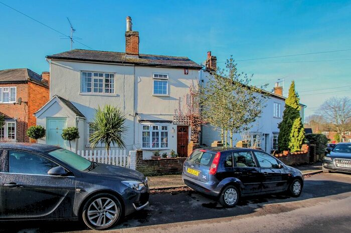 2 Bedroom Semi-Detached House To Rent In Common Road, Claygate, KT10