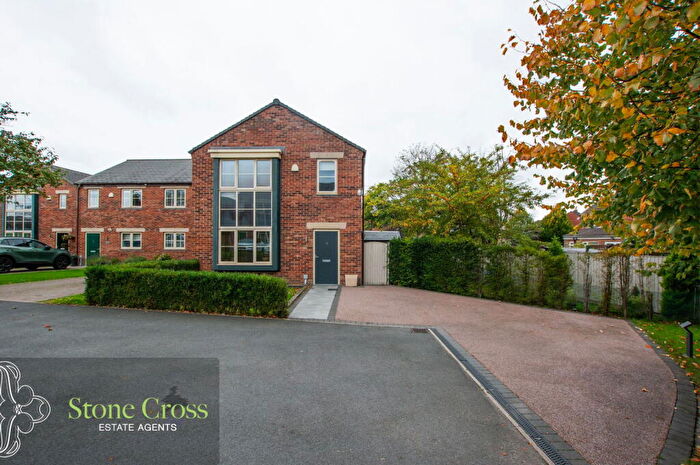 4 Bedroom Detached House For Sale In Brook Meadow Close, Tyldesley, Manchester, M29