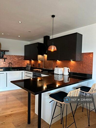 2 Bedroom Flat To Rent In Candle House, Leeds, LS1