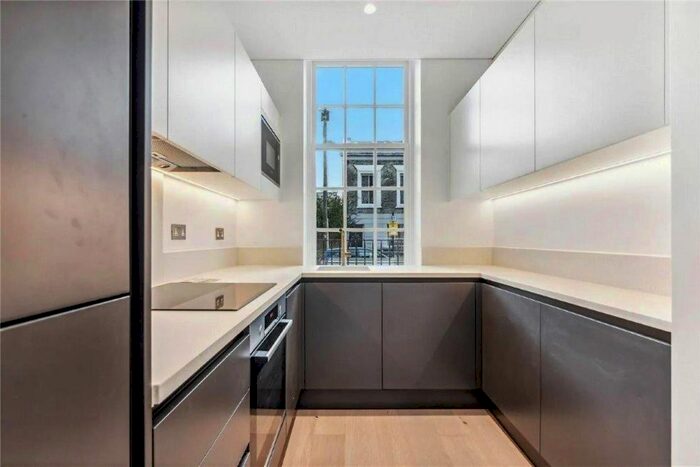 3 Bedroom Town House To Rent In Raglan Street, London, NW5