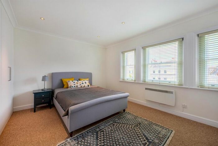 2 Bedroom Flat To Rent In Queen's Gate, London, SW7