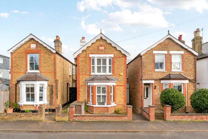 4 Bedroom Detached House For Sale In Summer Gardens, East Molesey, KT8