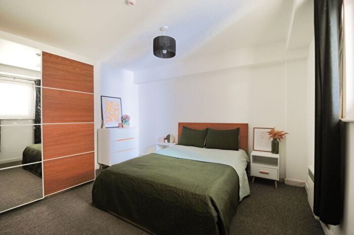 2 Bedroom Flat To Rent In Naples Street, Manchester, M4