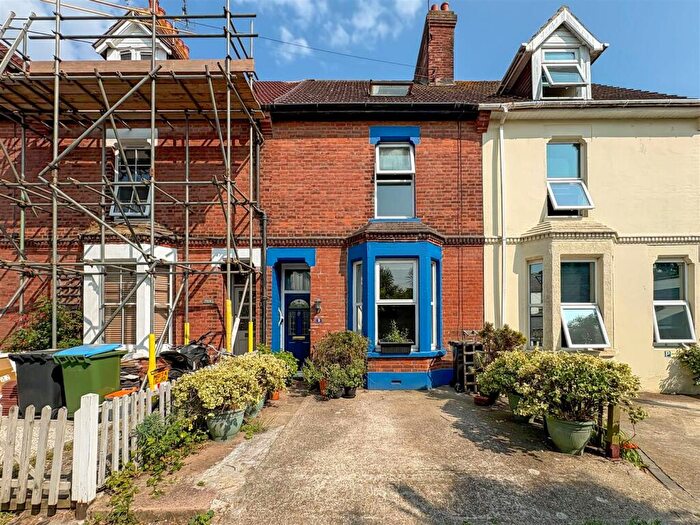4 Bedroom Terraced House For Sale In Purbeck Place, Littlehampton, BN17