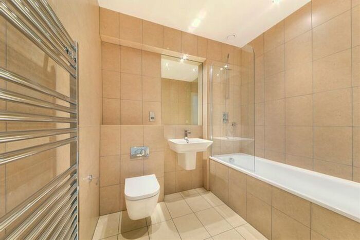 2 Bedroom Flat To Rent In Bugle House, Larkwood Avenue, London, SE10