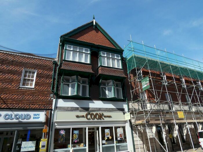 1 Bedroom Apartment To Rent In St. Thomas's Square, Salisbury, Wiltshire, SP1