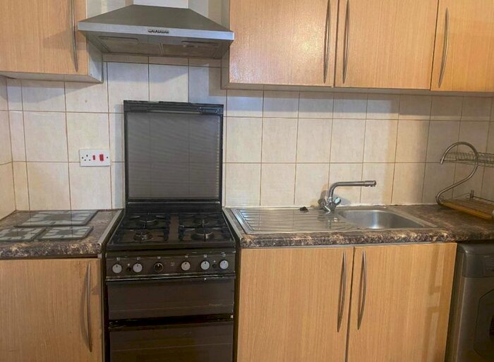1 Bedroom Flat To Rent In Granville Avenue, Hounslow, TW3