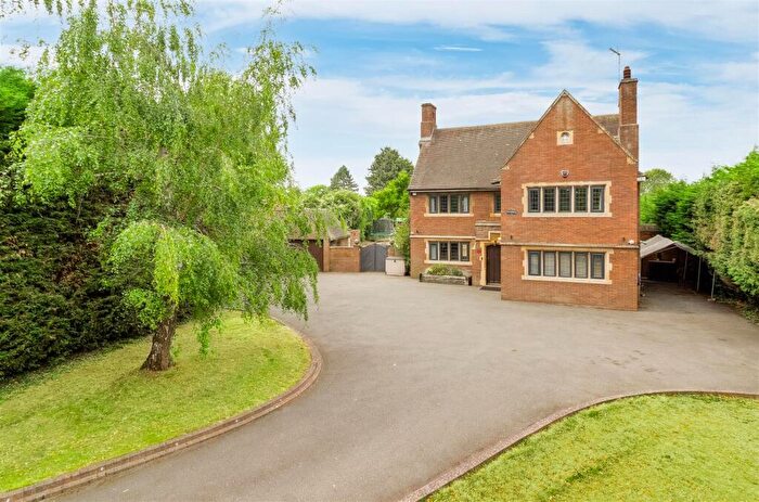 6 Bedroom Detached House For Sale In Harrowden Road, Wellingborough, NN8