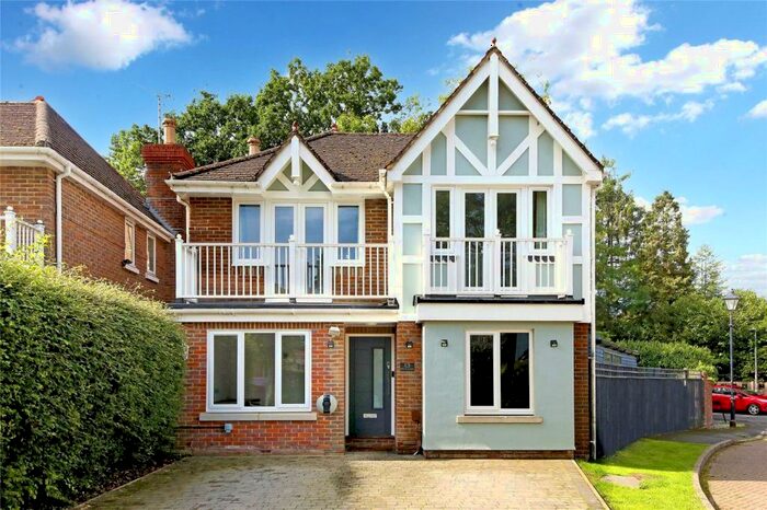 4 Bedroom Detached House To Rent In Rockingham Place, Beaconsfield, HP9