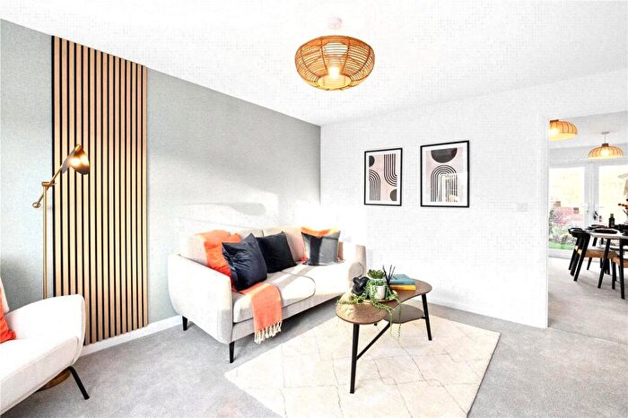 2 Bedroom Flat For Sale In Ikea Way, Exeter, Devon, EX2