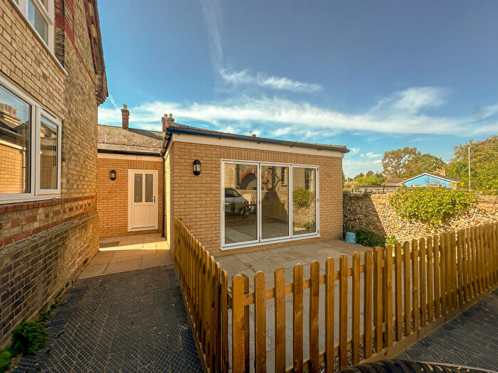 1 Bedroom Bungalow To Rent In Sandown E, Fitzroy Street, Newmarket, Suffolk, CB8