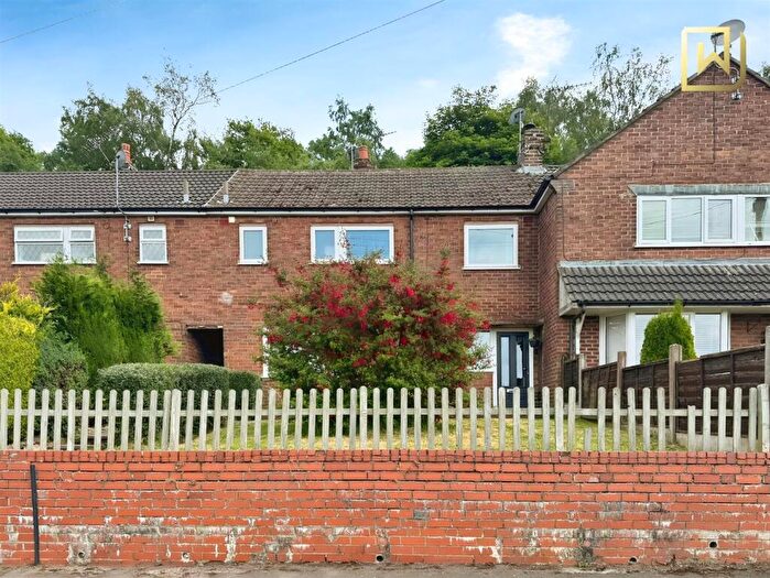 3 Bedroom Town House For Sale In Windsor Drive, Leek, Staffordshire, ST13