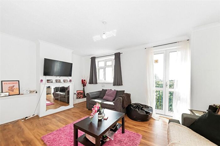 2 Bedroom Apartment For Sale In London Road, Mitcham, CR4