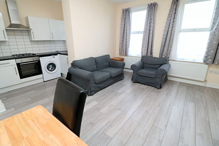 1 Bedroom Flat To Rent In Willoughby Park Road, London, N17