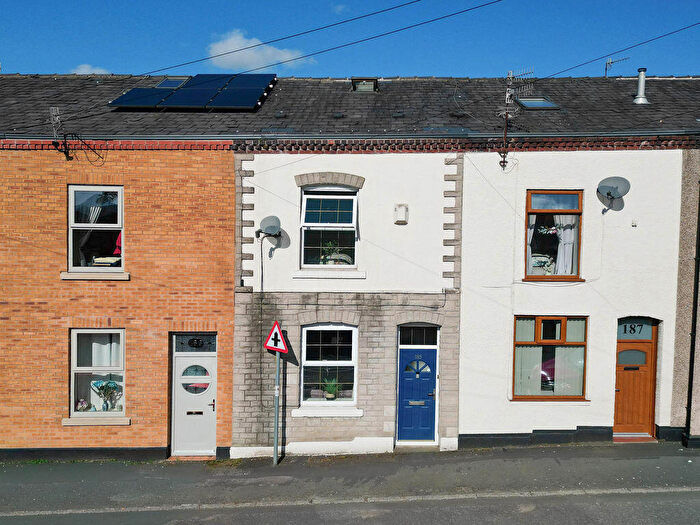 2 Bedroom Terraced House For Sale In Whitelees Road, Littleborough, OL15