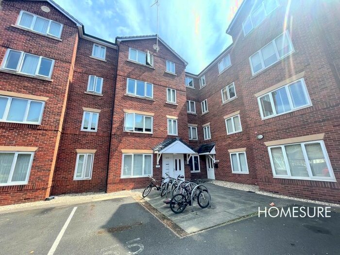 2 Bedroom Flat To Rent In Woodsome Park, Woolton, Liverpool, Merseyside, L25