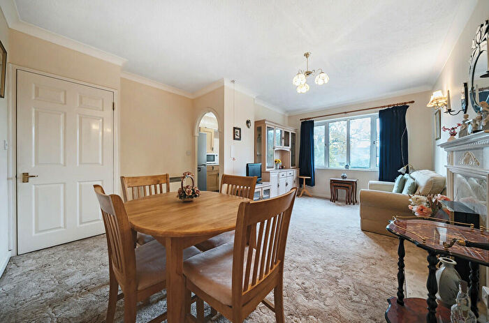 2 Bedroom Flat For Sale In Lansdown Road, Sidcup, DA14