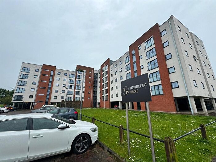 2 Bedroom Flat To Rent In Ladywell Point (Block C), Pilgrims Way, Manchester, M50
