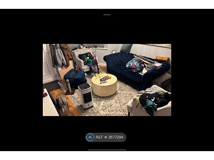 3 Bedroom Semi-Detached House To Rent In The Crescent, Slough, SL1