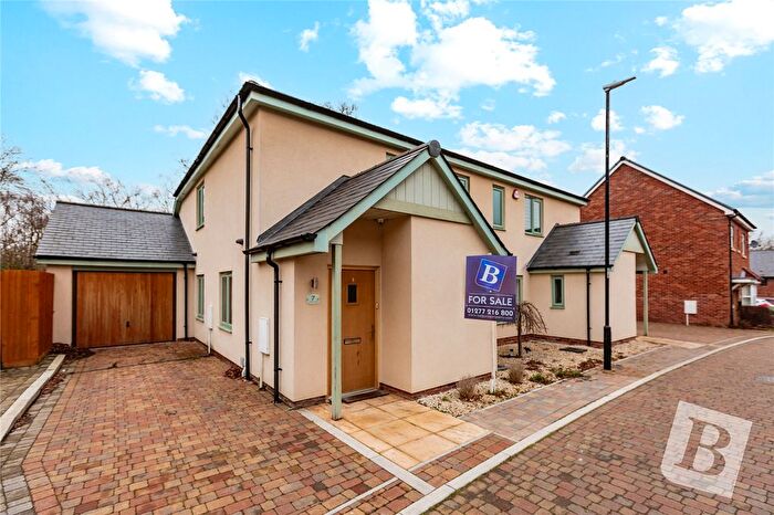 3 Bedroom Detached House For Sale In Watlington Gardens, Great Warley, Brentwood, Essex, CM13