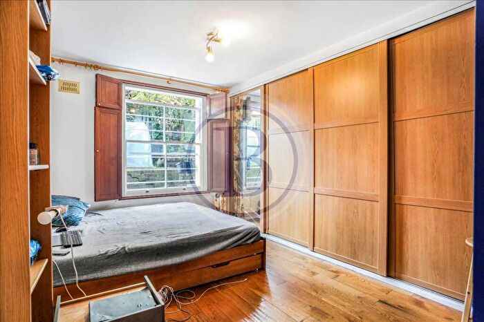 2 Bedroom Flat For Sale In Leighton Crescent, London, NW5