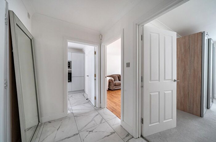 1 Bedroom Flat For Sale In Denbridge Road, Bromley, BR1