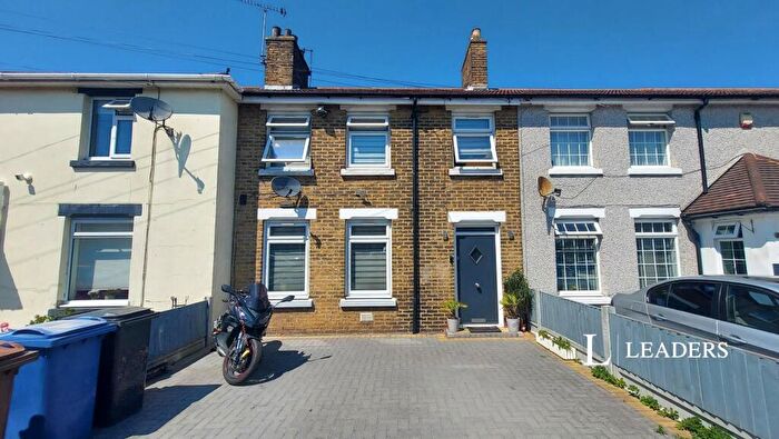 3 Bedroom Terraced House To Rent In Wood Avenue, Purfleet-on-Thames, Essex, RM19