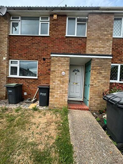 3 Bedroom Terraced House To Rent In Handcross Road, Luton, LU2