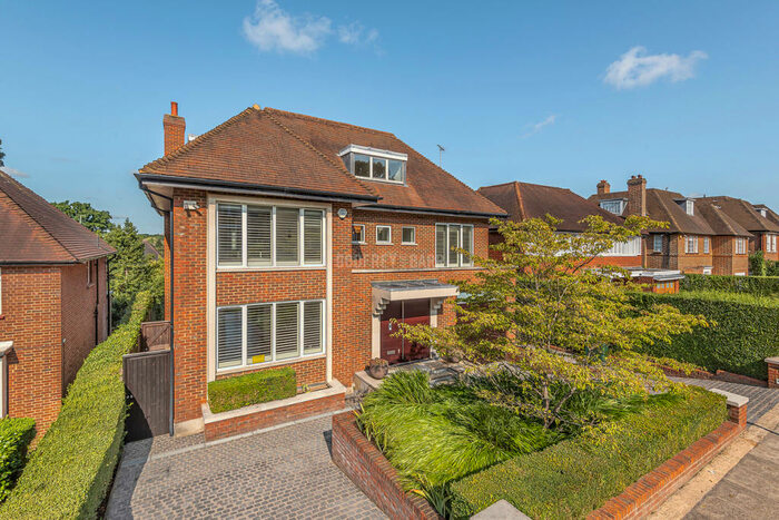 6 Bedroom Detached House To Rent In Church Mount, Hampstead Garden Suburb, N2
