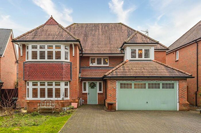 4 Bedroom Detached House To Rent In Pondside Close, Crawley Down, RH10