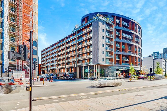 2 Bedroom Flat To Rent In The Sphere, Hallsville Road, E16