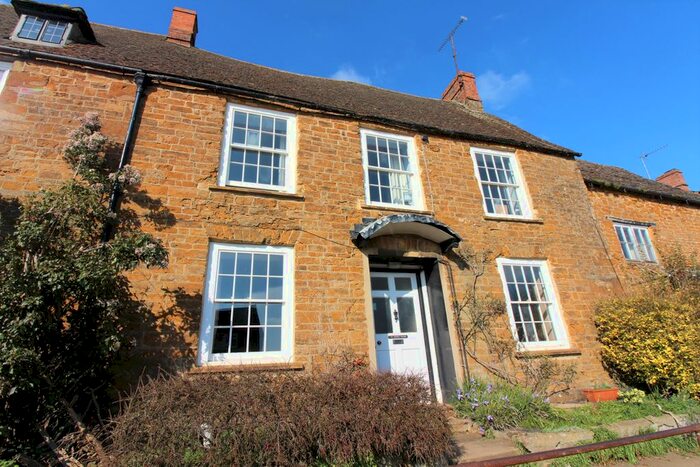 3 Bedroom Detached House For Sale In High Street, Hook Norton, OX15