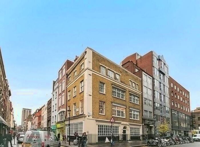 2 Bedroom Flat To Rent In Noel Street, Soho, London, W1F