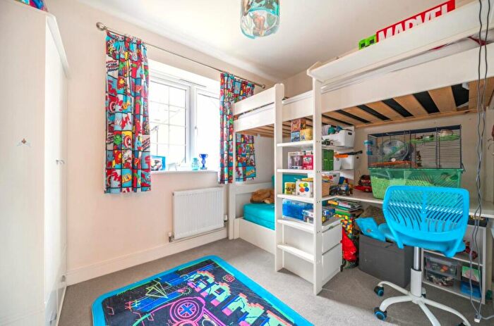 4 Bedroom Detached House For Sale In Teal Walk, Biddenham, MK40