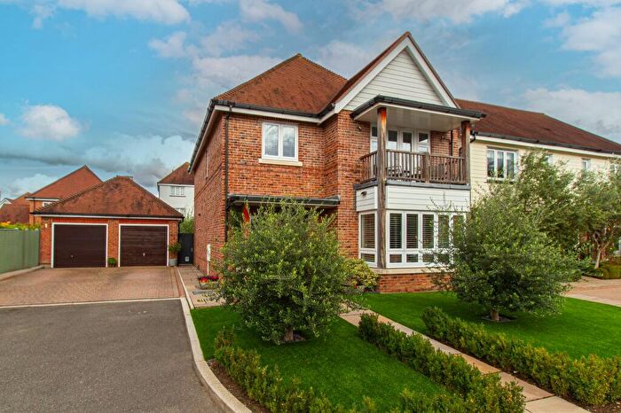 4 Bedroom Detached House For Sale In Moorhens, Fleet, GU51