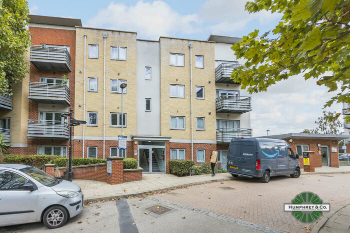 2 Bedroom Flat To Rent In Bedgebury Court, Hawker Place, Walthamstow, E17
