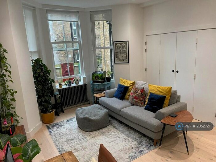 1 Bedroom Flat To Rent In Peckham Road, London, SE5
