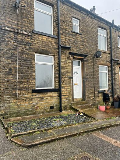 3 Bedroom Terraced House To Rent In Stoodley Terrace, Halifax, HX2