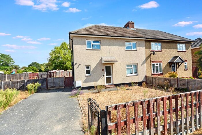 3 Bedroom Semi-detached House For Sale In Arlesey Road, Stotfold, Hitchin, SG5