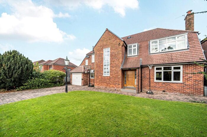 5 Bedroom Detached House For Sale In Mainway, Alkrington, Middleton, Manchester, M24