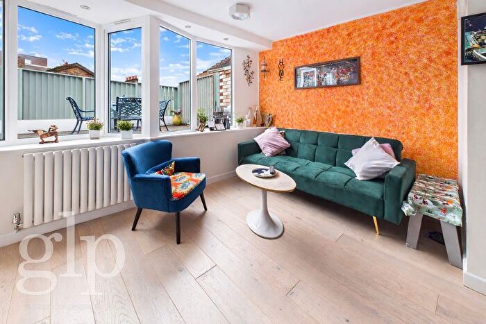 1 Bedroom Flat To Rent In Tavistock Place, Bloomsbury, WC1H